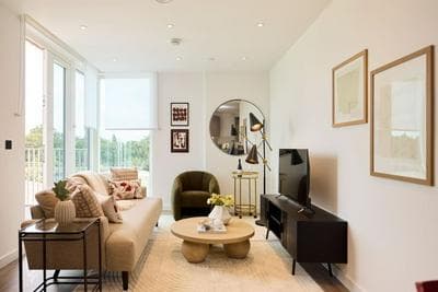 The Tottenham Wonder - Pleasing 2bdr Flat With Balcony