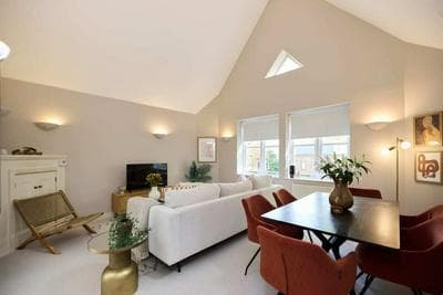 Chiswick Views & Space Elegant 3bdr Duplex With Parking
