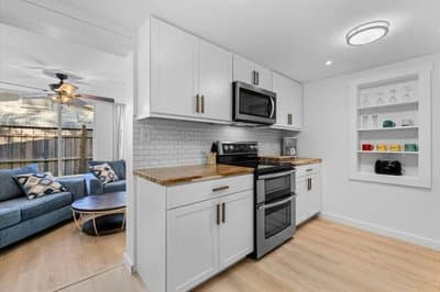 Coastal 2-Bedroom Home Minutes to Beach