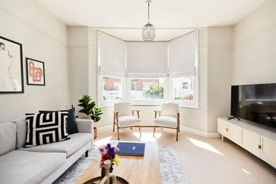 The Lambeth Arms - Prestigious 3bdr Flat