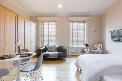 Charming London City Apartment