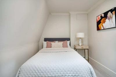 Marble Arch Suite 9-hosted by Sweetstay