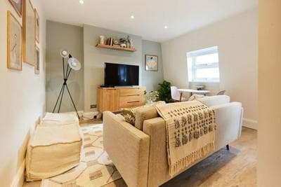The North Notting Hill Crib - Bright 1bdr Flat