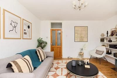 The Holloway Place - Modern 1bdr Flat With Balcony