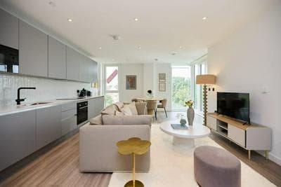 The Tottenham Scenery - Elegant 2bdr Flat With Balcony