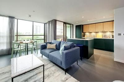 Deluxe Two-bedroom Flat in Bustling East London