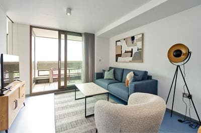 Stunning One-bedroom Apartment With City Views