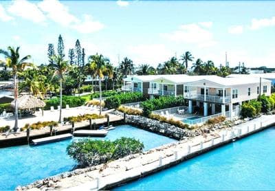 8 Waterfront 4 Bed 3 Bath Pool Home w Free Dock