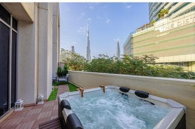 Durrani Homes - The Luxe Retreat 4BR Podium villa with private Jacuzzi and Burj Khalifa View