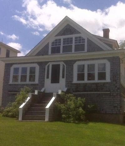 Cozy Cottage By The Sea - Y672 Classic New England Cottage Close To The Beach 4 Bedroom Home by RedAwning