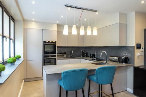 Remarkable 2-bed Apartment in London
