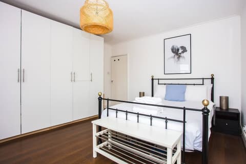 Fantastic Central Apartment With Balcony in Fitzrovia
