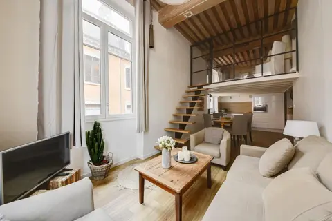 GuestReady - MAGNIFICENT DUPLEX CANUT HYPERCENTRE