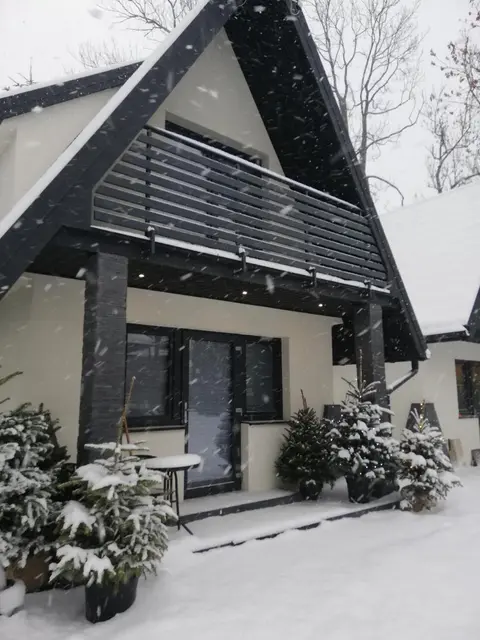 Domek nad "Szumiącym Potokiem"