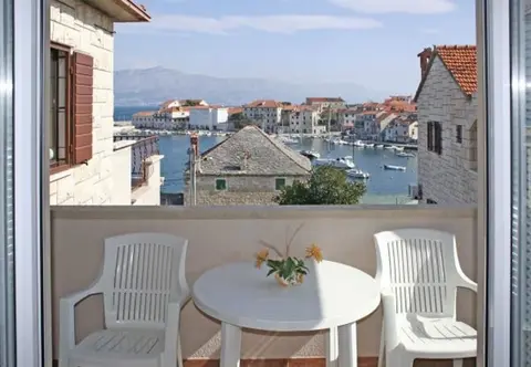 Nikša - 10 m From Beach - A2 Zeleni