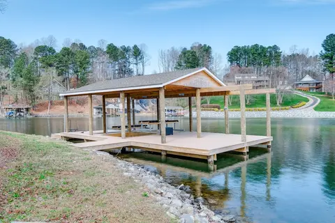 Goodview Lake House w/ Boat Dock, Kayaks & Views!