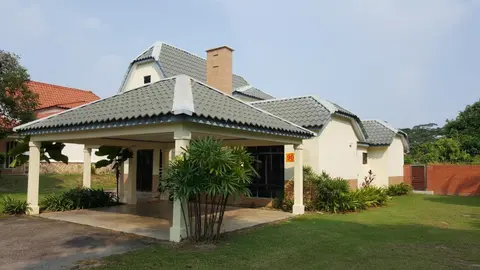 Villa with Private Swimming Pool