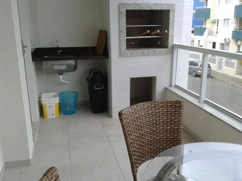 Ótimo Apto. em Bombas