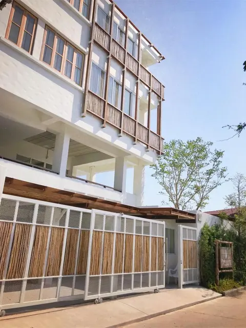 Villa S