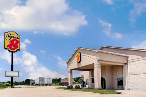 Super 8 by Wyndham Clarksville East