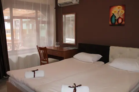 Family Hotel Square