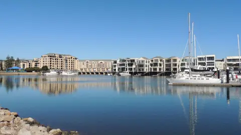 Glenelg - Marina Retreat