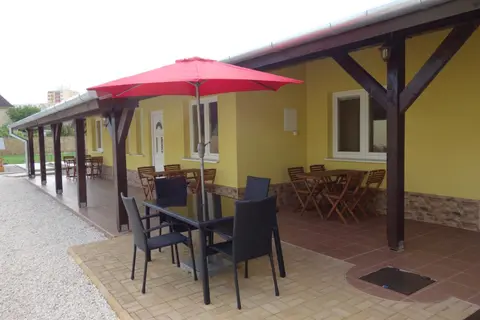 Apartmány La Familia Štúrovo