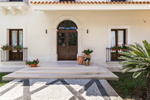 Villa Raphael