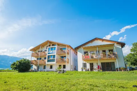 HAUSERGUT Ruhige Bio-Bauernhof Ferienwohnungen im Vinschgau mit Ortlerblick
