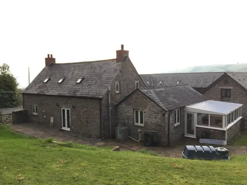 Llwyn Llwyd Cottage