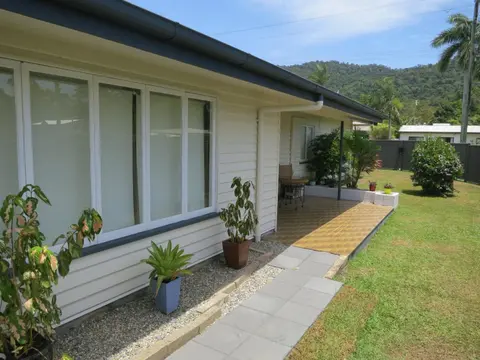 Edge Hill Clean & Green Cairns, 7 Minutes from the Airport, 7 Minutes to Cairns CBD & Reef Fleet Terminal