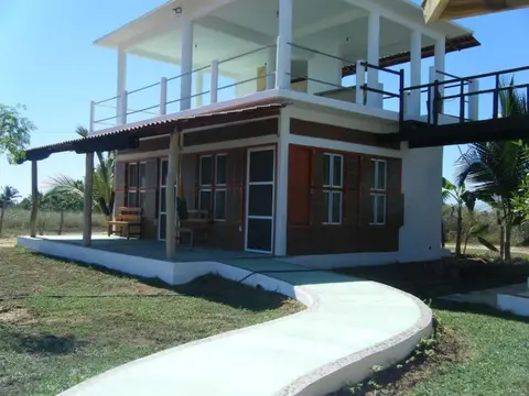 Casa Colibrí Agua Blanca