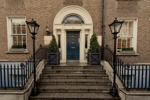 PREMIER SUITES Dublin, Leeson Street