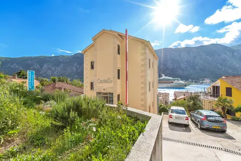 Apartments Castello