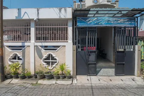 RedDoorz near MT Haryono Semarang