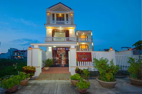 Riverside Sunset Homestay