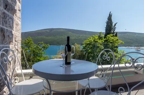 Riva Residence