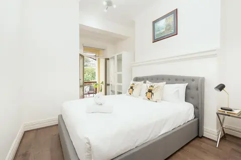 STUNNING SYDNEY HOME 10