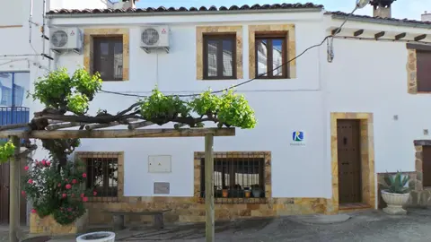 Vivienda rural fuente de los gusarapos