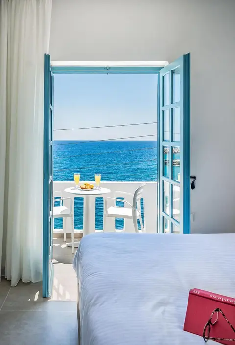 Livikon by the Sea