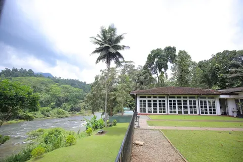 Heritage Kithulgala Rest House - Historic Home to a Bird Sanctuary