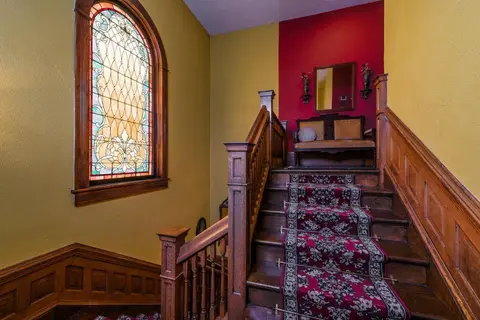 Simmons-Bond Inn Bed & Breakfast