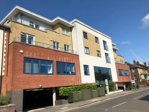 Blue Sky Apartments@ Abbots Yard, Guildford