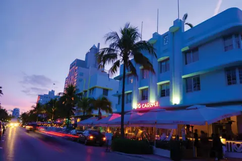 Heart of South Beach / Modern Apartment / Ocean Drive - Carlyle
