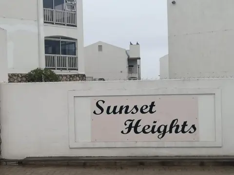 Sunset Heights, Sondela Close, Self Catering