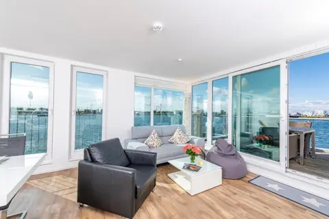 Schwimmendes Haus Waterfront