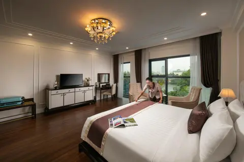 Adonis Hotel