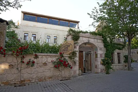 Safran Cave Hotel
