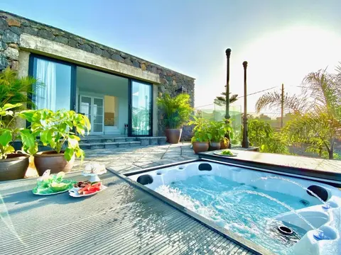 Casa Lava Luminosa y con Magníficas Vistas