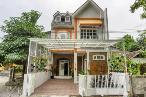 RedDoorz near Sindu Kusuma Edupark 2